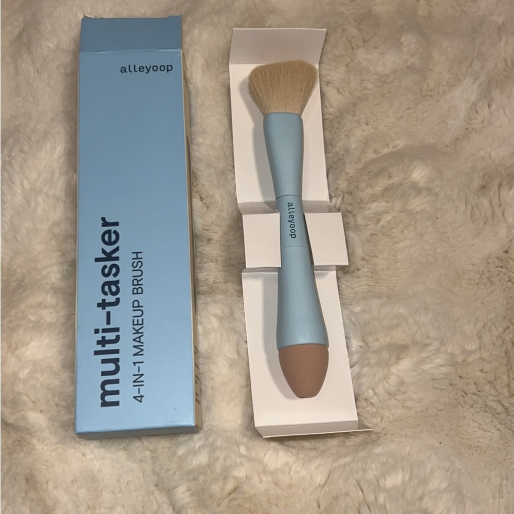 Alleyoop Multi-Tasker 4-in-1 Makeup Brush